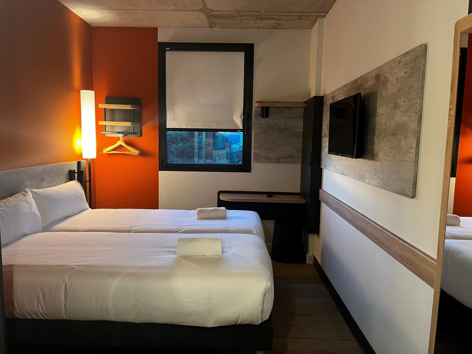 Ibis Budget Madrid Aeropuerto מראה חיצוני תמונה