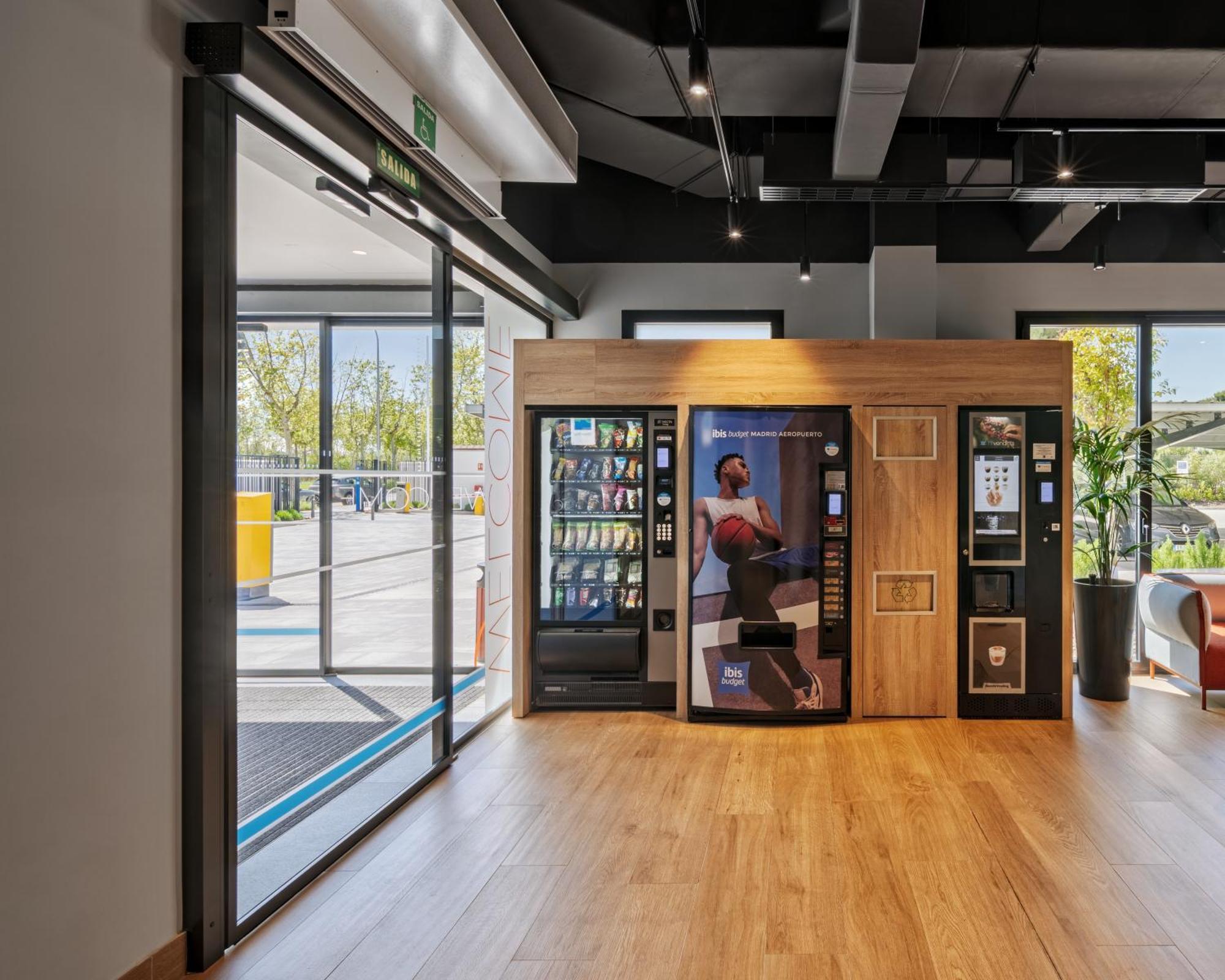 Ibis Budget Madrid Aeropuerto מראה חיצוני תמונה