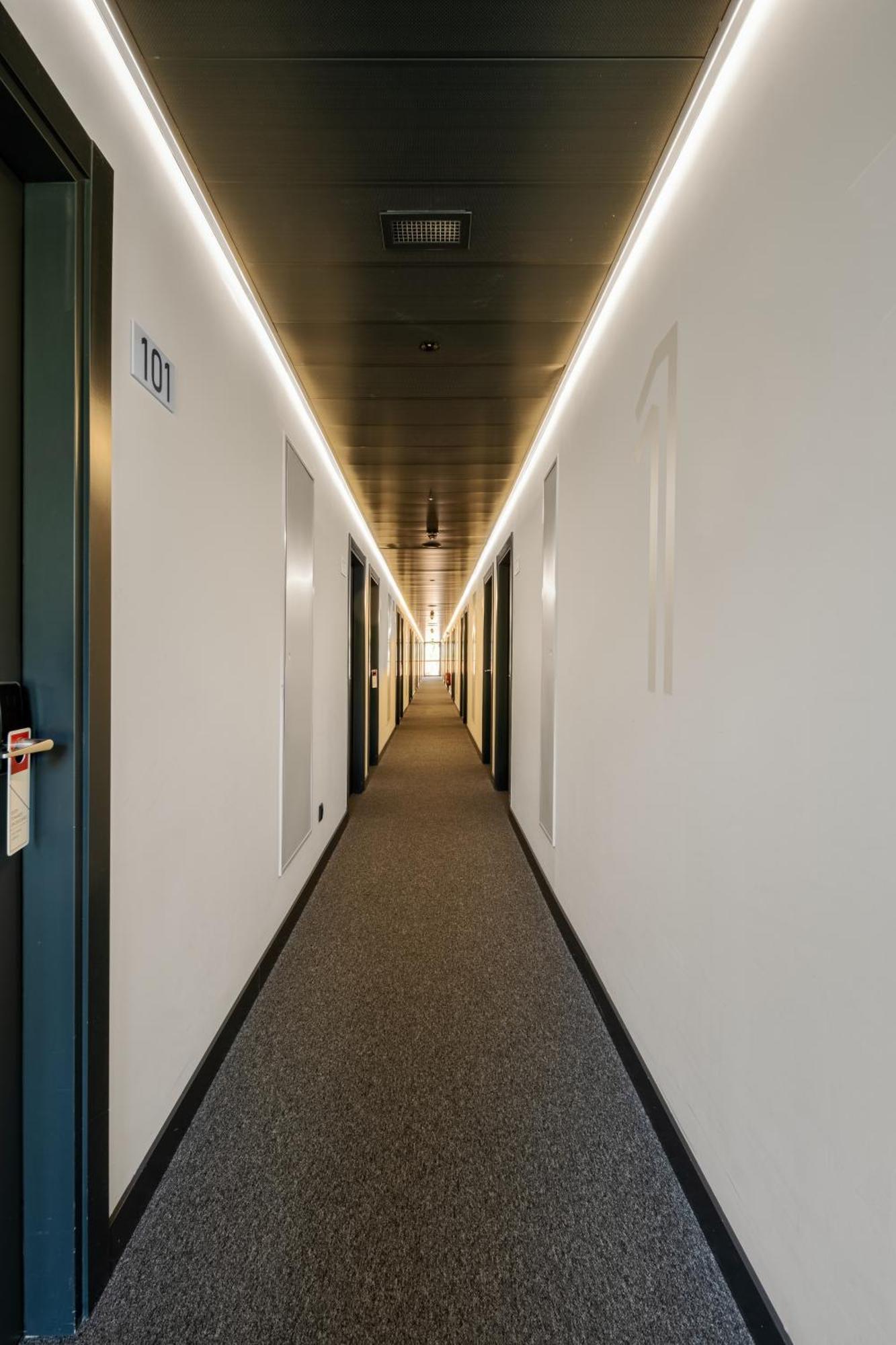 Ibis Budget Madrid Aeropuerto מראה חיצוני תמונה