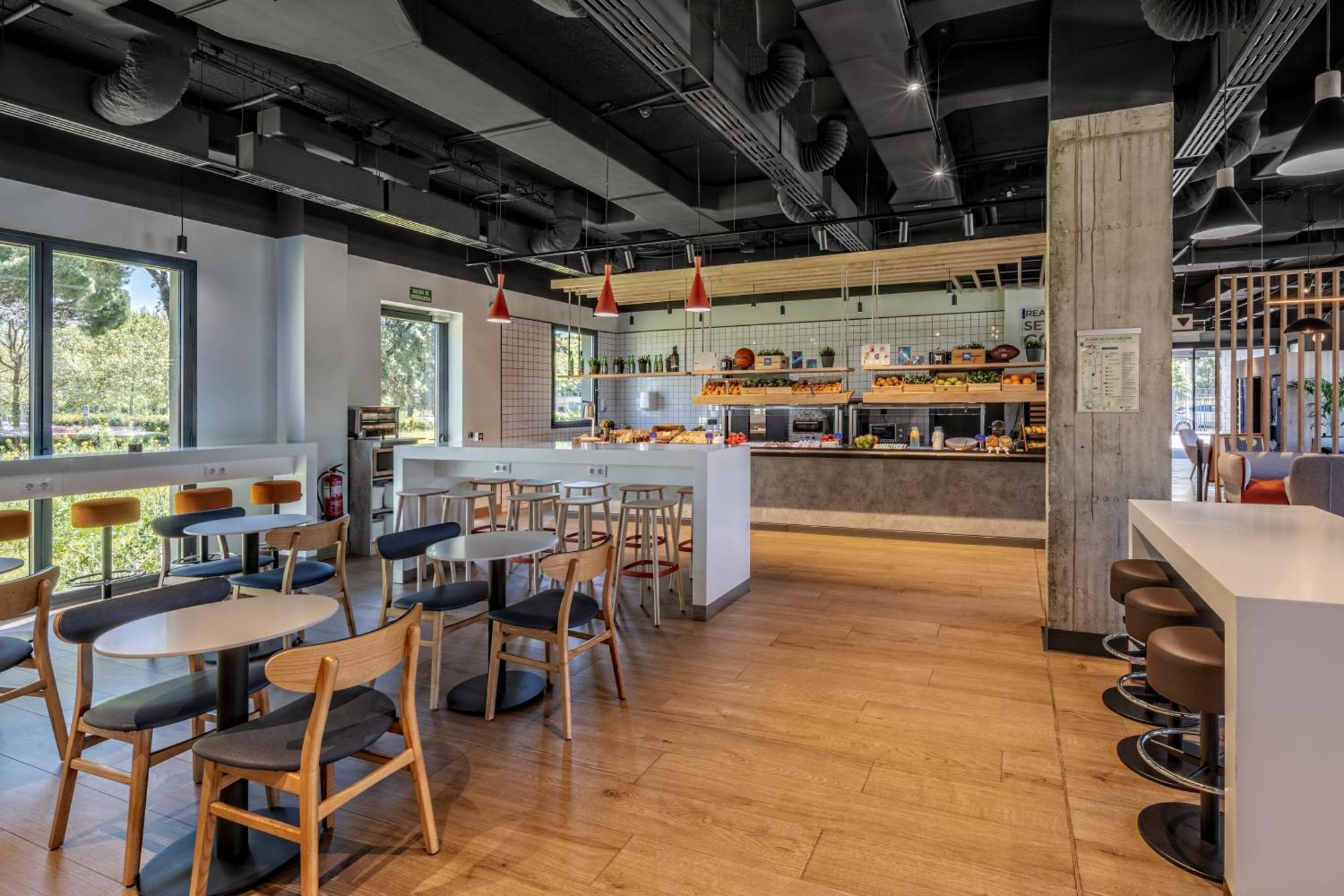 Ibis Budget Madrid Aeropuerto מראה חיצוני תמונה