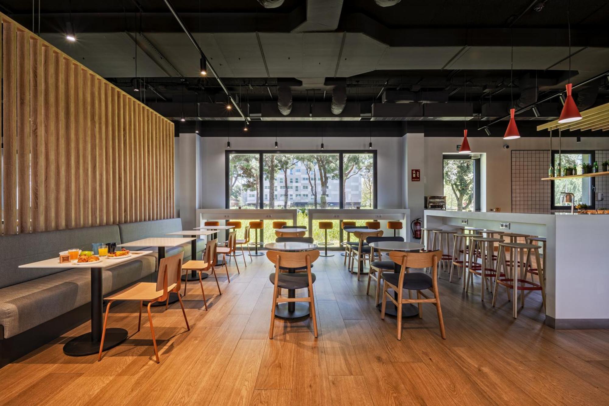 Ibis Budget Madrid Aeropuerto מראה חיצוני תמונה