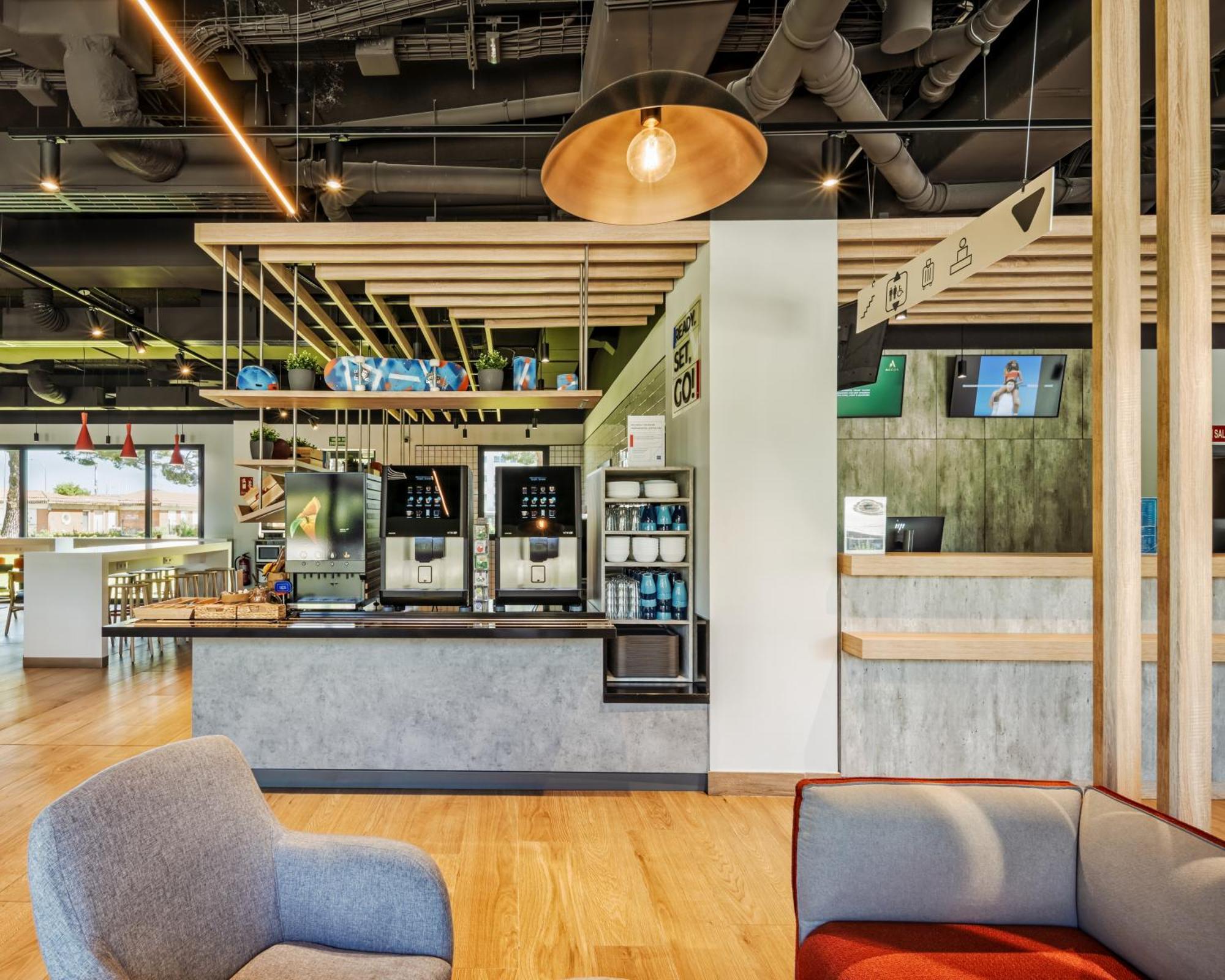 Ibis Budget Madrid Aeropuerto מראה חיצוני תמונה