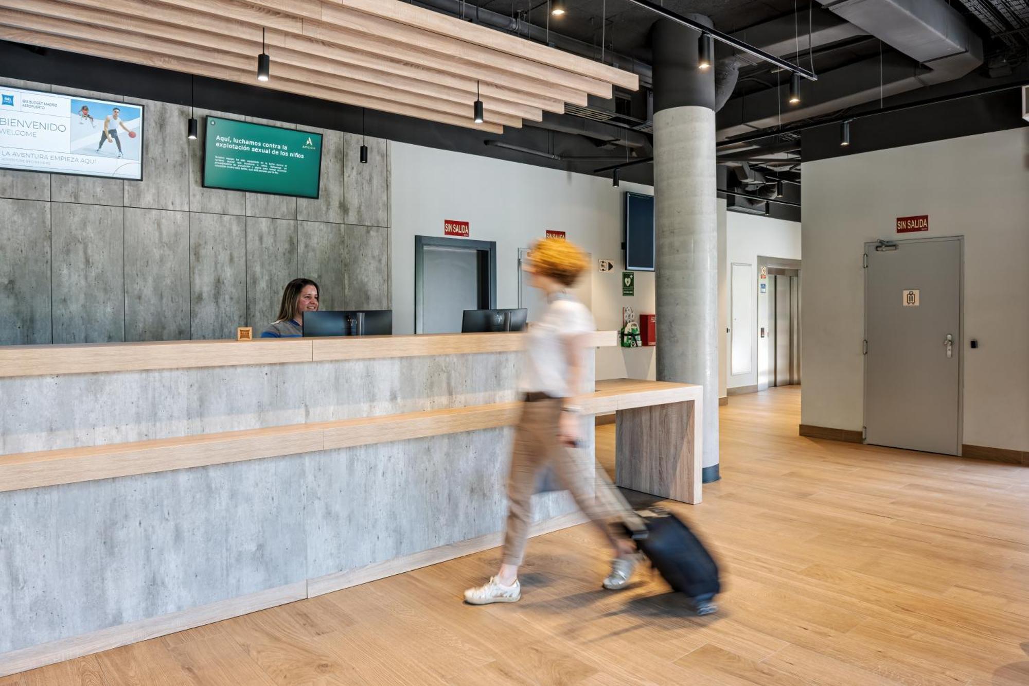 Ibis Budget Madrid Aeropuerto מראה חיצוני תמונה