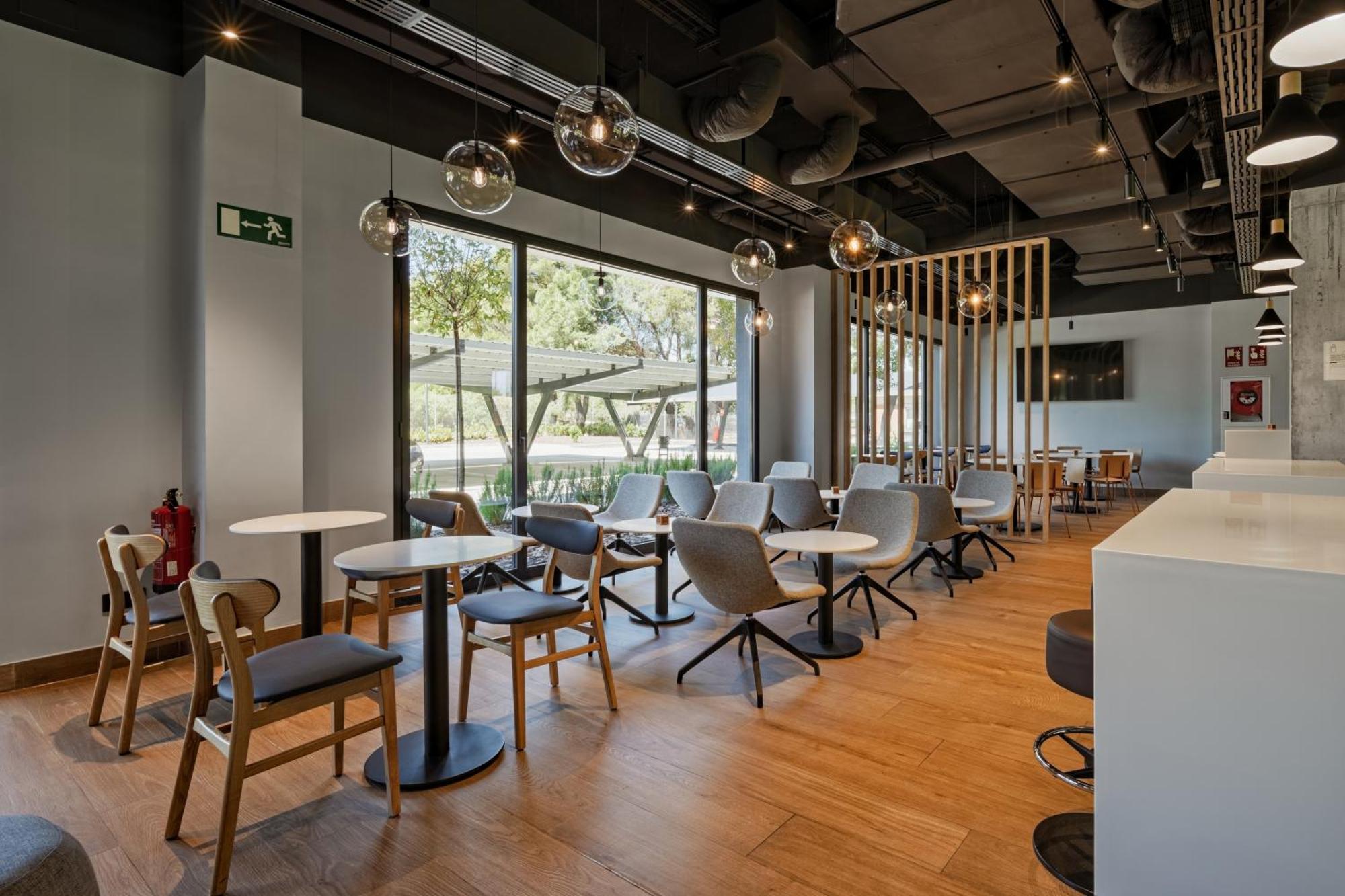 Ibis Budget Madrid Aeropuerto מראה חיצוני תמונה